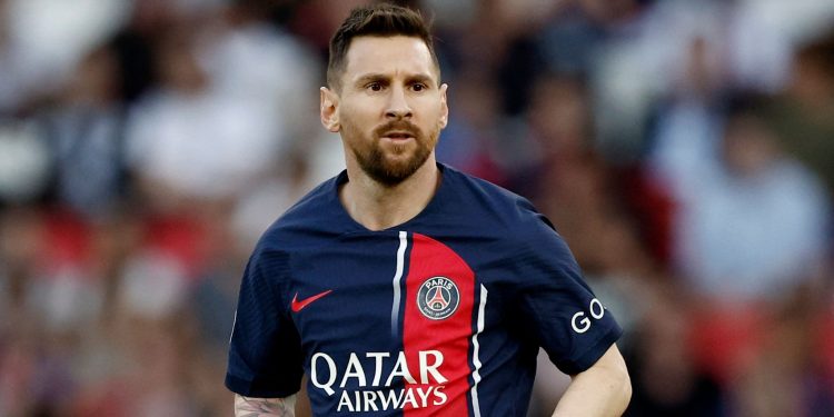 Messi - cầu thủ tiêu biểu của Paris-Saint-German